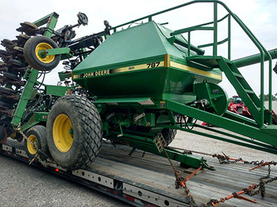 Transporting a JD Air Seeder