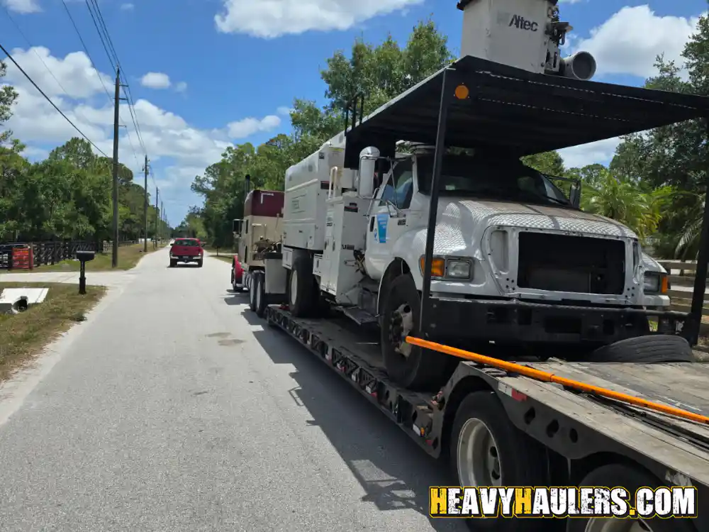 2006 Ford F650 Bucket Truck Transport