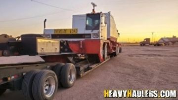 Hauling a LINK BELT HC-238A Crane.