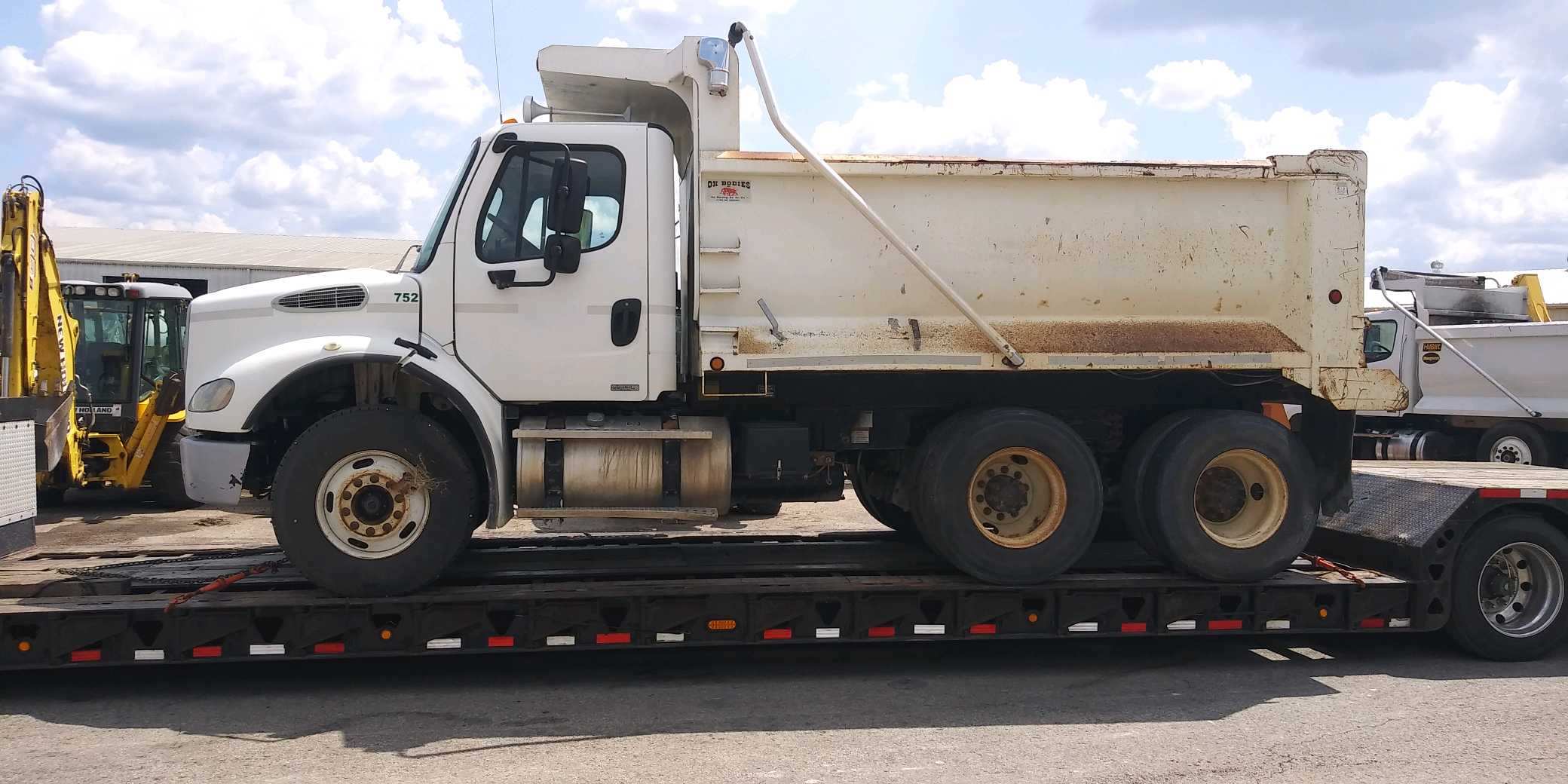 Shipping a Freightliner dump tractor to Jacksonville, FL.
