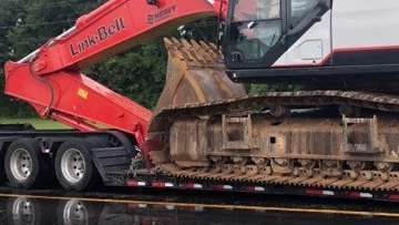 Link-Belt 490 Excavator hauled north-bound through east coast