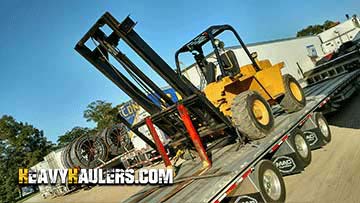 Shipping a forkflit on a trailer.