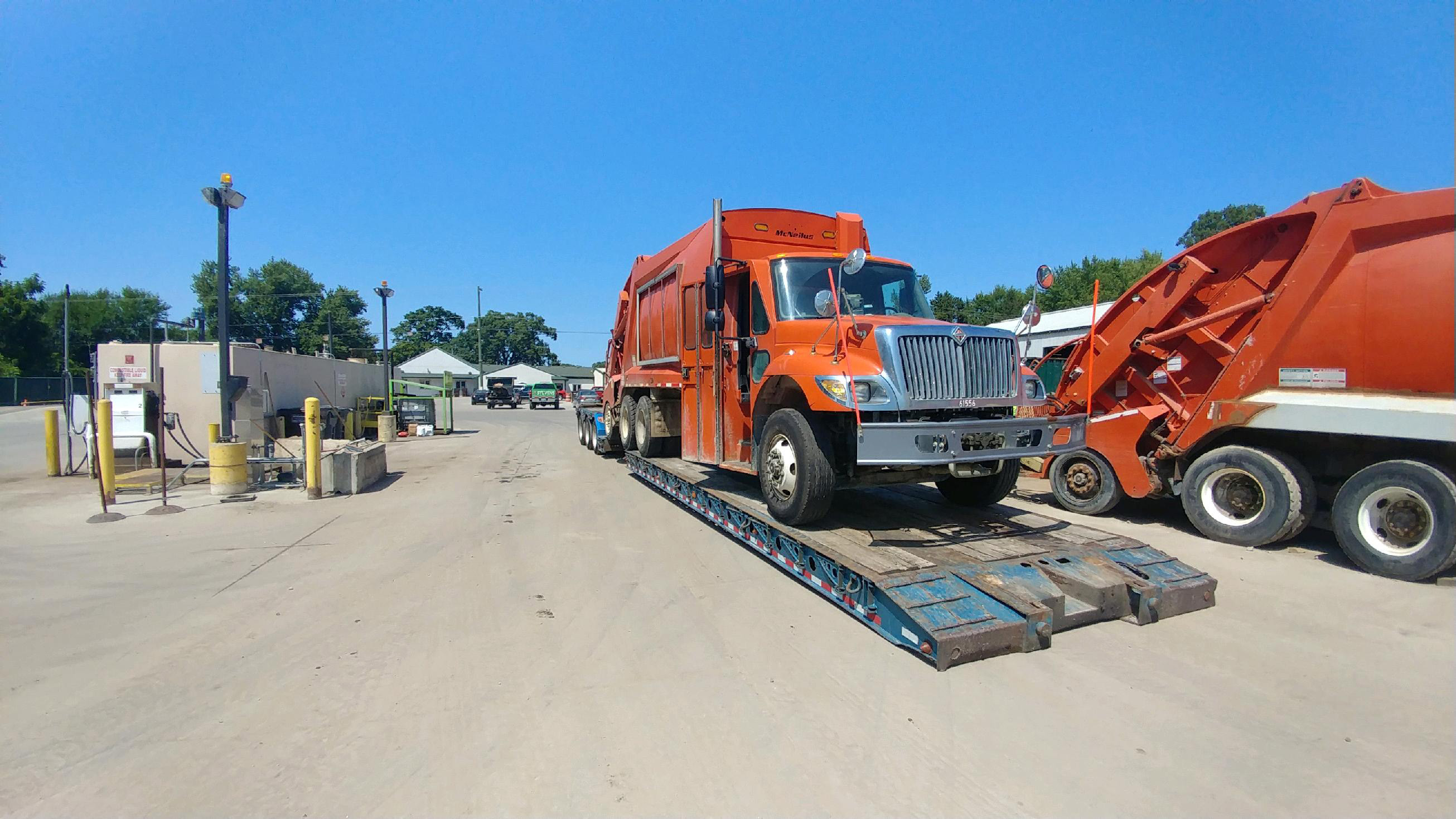 Garbage Truck Transport Services in All 50 States with Heavy Haulers