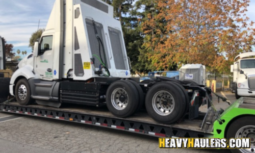 Transporting a Kenworth T-680 Hydrogen Electric Truck to Minnesota.