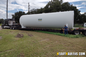 25000 gallon size tank transport